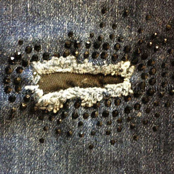 ππ’π'π¦ ππππ‘π¦ Distressed with Bling Frayed End Jeans β¦β¦β¦ - Picture 8 of 15